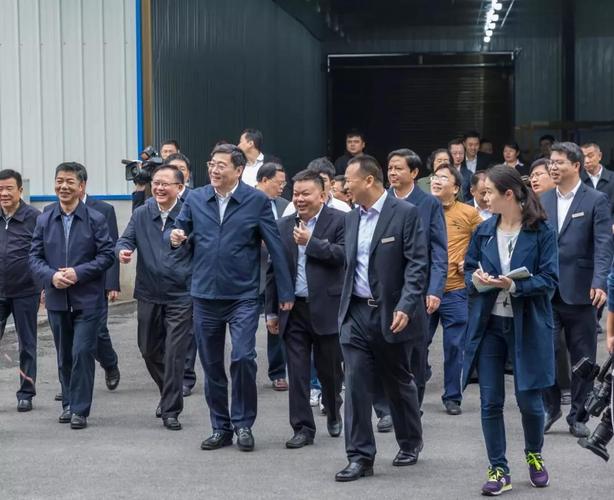 收购,加工,销售人发制品及动物毛发制品,工艺品;销售合成纺织材料及